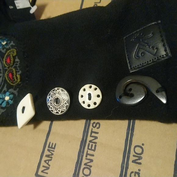 Leopards and roses hand warmers - Picture 4 of 6